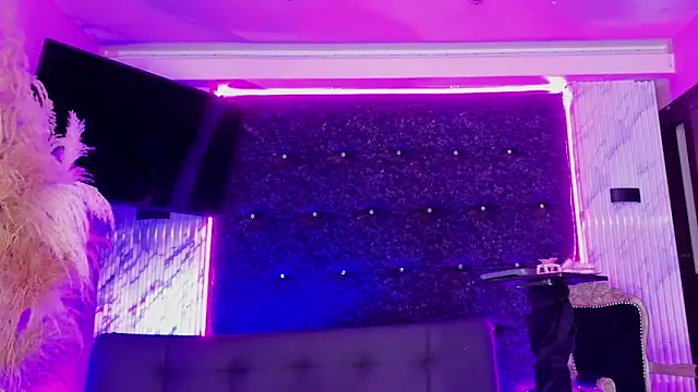 Snapshot of Queens_Wonders_Blonders chatting on 02.23.26 Queens Wonders Blonders online show from 02.23.26