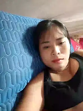 Snapshot of Squirrel-Pear chatting on 11.01.25 Squirrel-Pear online show from 11.01.25