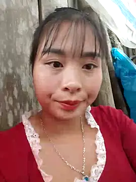 Snapshot of Squirrel-Pear chatting on 11.18.25 Squirrel-Pear online show from 11.18.25