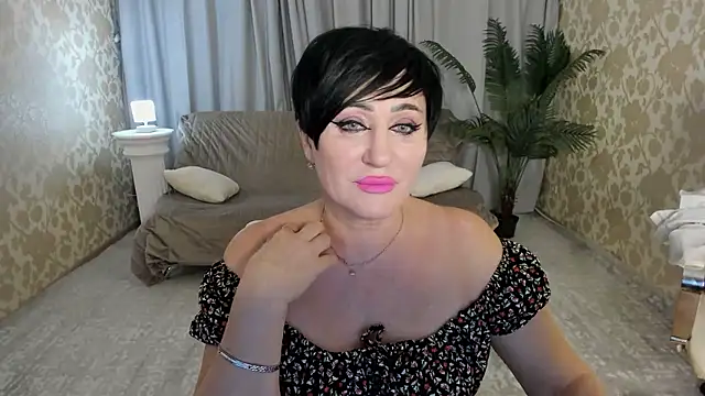 KiraTempt online show from 01.08.26