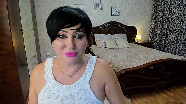 KiraTempt online show from 01.13.26