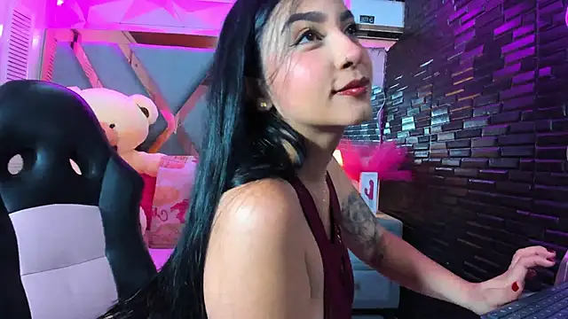 Snapshot of Scarlet_Reyes chatting on 05.21.26 Scarlet Reyes online show from 05.21.26