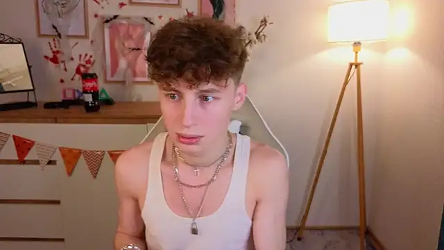 Snapshot of crisp1n chatting on 10.24.25 crisp1n online show from 10.24.25