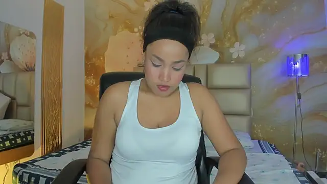 Snapshot of NahomiWalker_ chatting on 12.01.25 NahomiWalker online show from 12.01.25