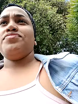 NahomiWalker  online show from 01.31.26