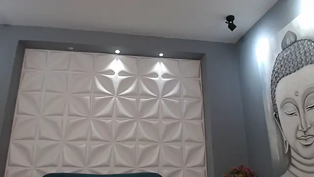 Snapshot of ArohomLester chatting on 10.27.25 ArohomLester online show from 10.27.25