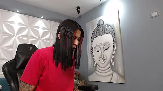 Snapshot of ArohomLester chatting on 10.28.25 ArohomLester online show from 10.28.25