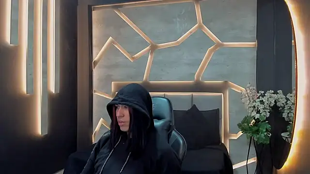 Snapshot of ArohomLester chatting on 11.11.25 ArohomLester online show from 11.11.25