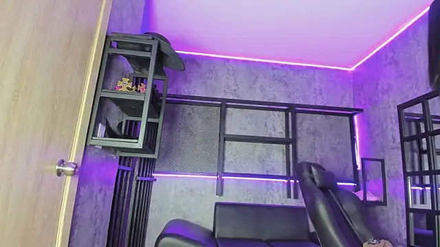 Snapshot of ArohomLester chatting on 01.06.26 ArohomLester online show from 01.06.26