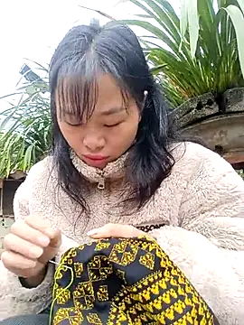 Snapshot of Ana-Li- chatting on 10.21.25 Ana-Li- online show from 10.21.25