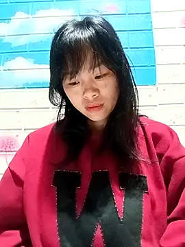 Snapshot of Ana-Li- chatting on 10.22.25 Ana-Li- online show from 10.22.25