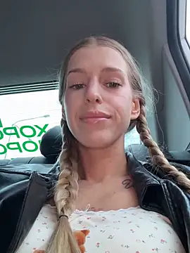 kira mia online show from 03.16.26