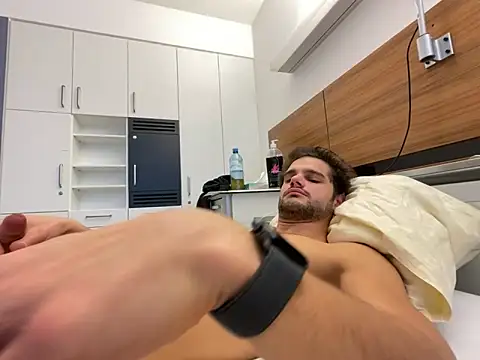 Snapshot of youngboyformommy24 chatting on 11.21.25 youngboyformommy24 online show from 11.21.25