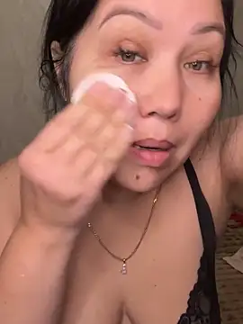 Love  Mom online show from 12.17.25