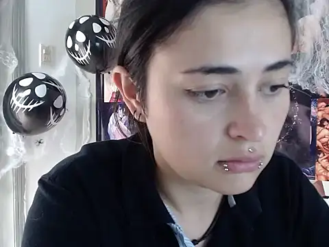 KittenMiss  online show from 10.27.25