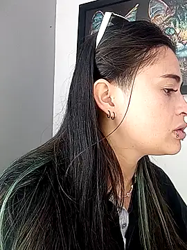 KittenMiss  online show from 11.17.25