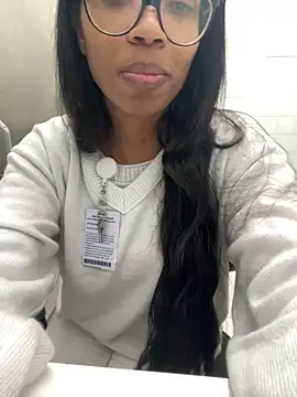 Snapshot of raphaelasoares chatting on 11.11.25 raphaelasoares online show from 11.11.25