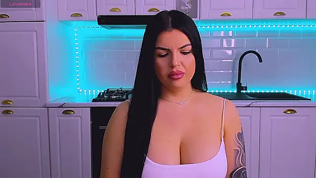 RheaLynn online show from 03.17.26