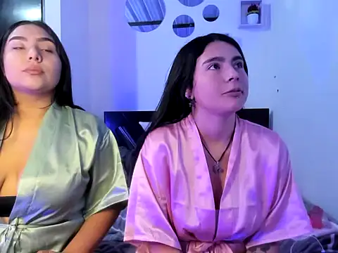 Twodirtyteens18 online show from 11.02.25