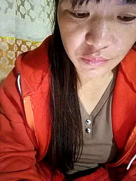 Snapshot of chipu06 chatting on 10.31.25 chipu06 online show from 10.31.25