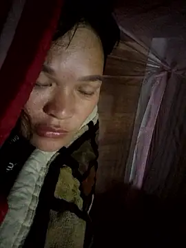 Snapshot of chipu06 chatting on 11.04.25 chipu06 online show from 11.04.25