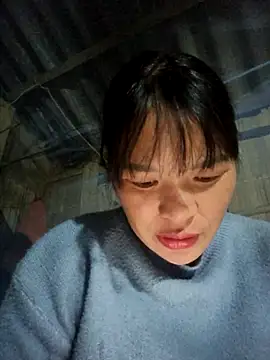 Snapshot of chipu06 chatting on 11.27.25 chipu06 online show from 11.27.25