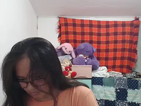 Kinkybela2025 online show from 10.28.25