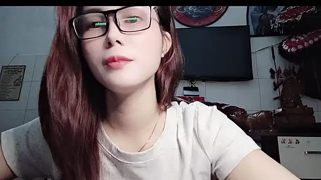 Family-Lovee online show from 04.23.26