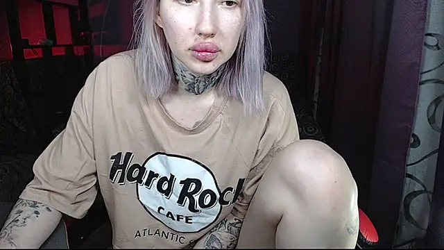 Snapshot of AuroraKeepFuck chatting on 12.14.25 AuroraKeepFuck online show from 12.14.25