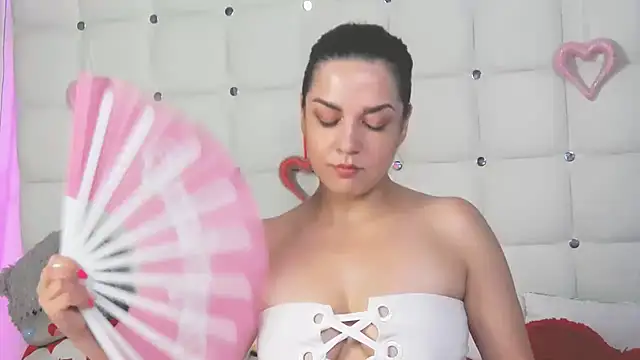 Snapshot of AlsouKass chatting on 07.14.26 AlsouKass online show from 07.14.26