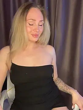 Snapshot of Drink_me_all_up chatting on 12.02.25 Drink me all up online show from 12.02.25