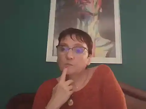 Snapshot of mymybebe chatting on 10.28.25 mymybebe online show from 10.28.25