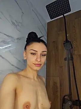 Snapshot of BiancaNovaa chatting on 11.29.25 BiancaNovaa online show from 11.29.25