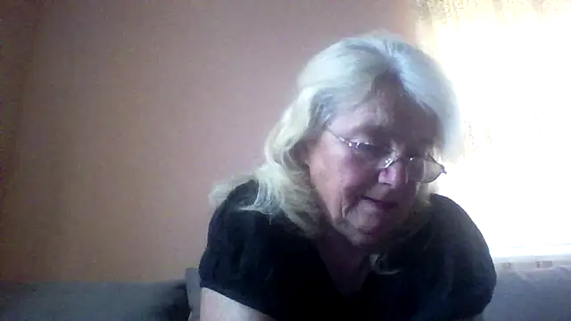 Snapshot of AmyLove353 chatting on 06.11.26 AmyLove353 online show from 06.11.26
