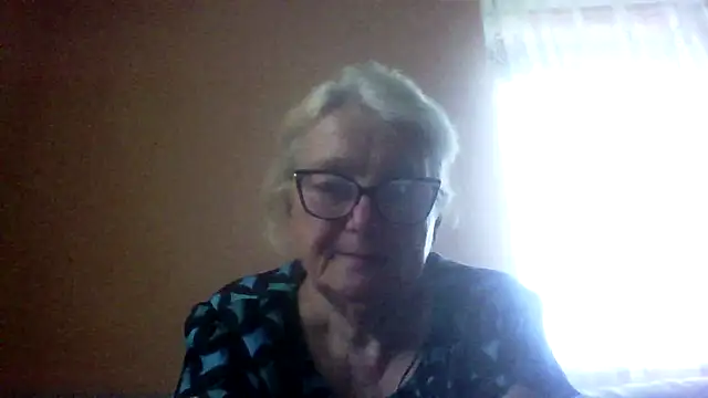 Snapshot of AmyLove353 chatting on 06.12.26 AmyLove353 online show from 06.12.26