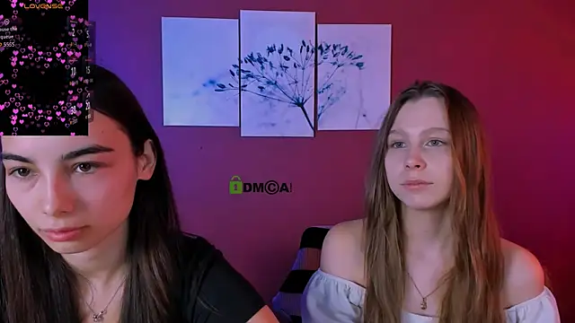 Snapshot of kira_light__ chatting on 11.12.25 kira light online show from 11.12.25