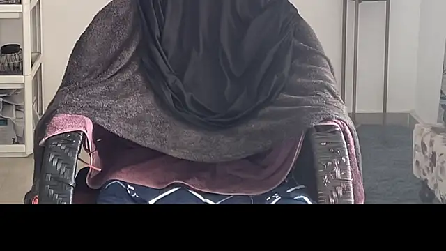 MakeMeAwareAah online show from 12.03.25