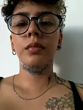 Snapshot of Abby_Evanns1 chatting on 11.02.25 Abby Evanns1 online show from 11.02.25