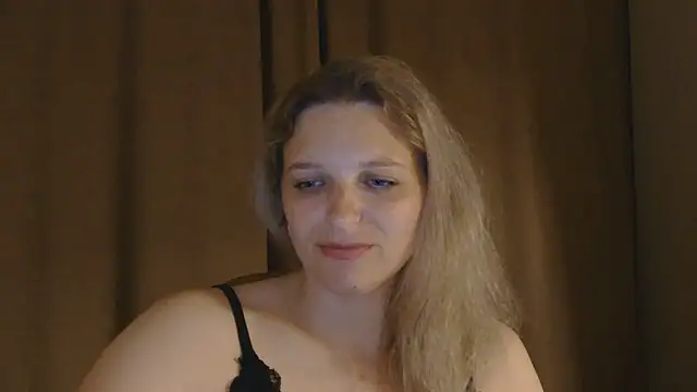 Snapshot of ElisSky301 chatting on 06.06.26 ElisSky301 online show from 06.06.26