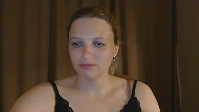 Snapshot of ElisSky301 chatting on 06.10.26 ElisSky301 online show from 06.10.26