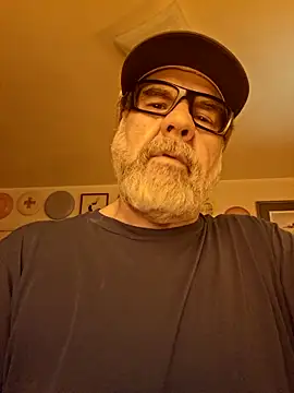 Snapshot of pena633 chatting on 05.19.26 pena633 online show from 05.19.26