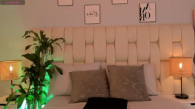 ameliebelle  online show from 12.22.25