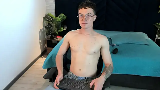 Lil James online show from 04.13.26