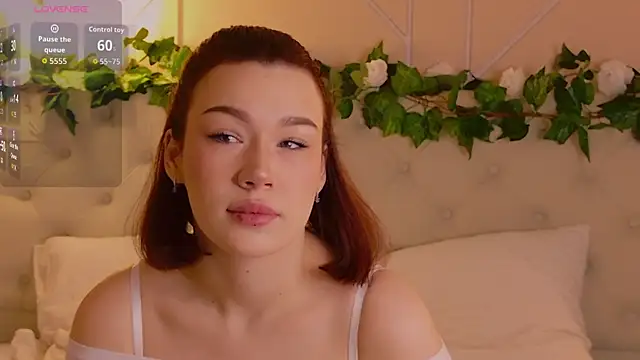 Snapshot of KoriPaul chatting on 04.03.26 KoriPaul online show from 04.03.26