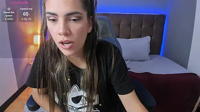 Snapshot of Alexa_Liam chatting on 11.11.25 Alexa Liam online show from 11.11.25