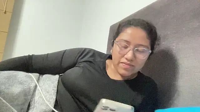 Kmiii21 online show from 12.14.25