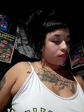 Isis Bathory online show from 10.29.25