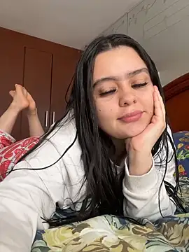 Snapshot of Selena_Roa chatting on 04.24.26 Selena Roa online show from 04.24.26