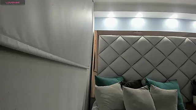 mirandaduboiss online show from 11.20.25