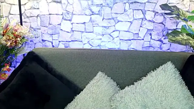 mia roux1 online show from 11.30.25